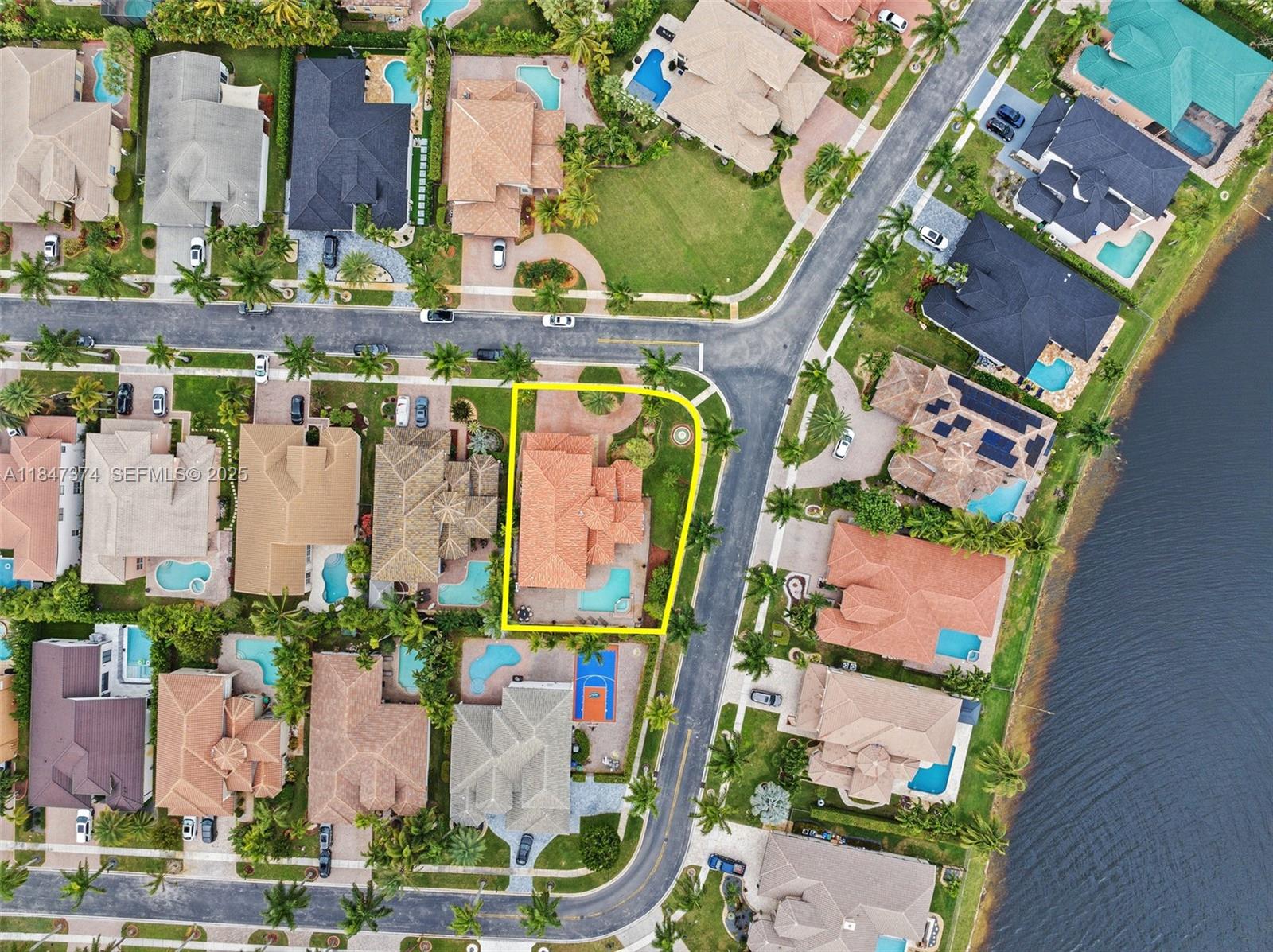 SUNSET LAKES PLAT ONE - Residential