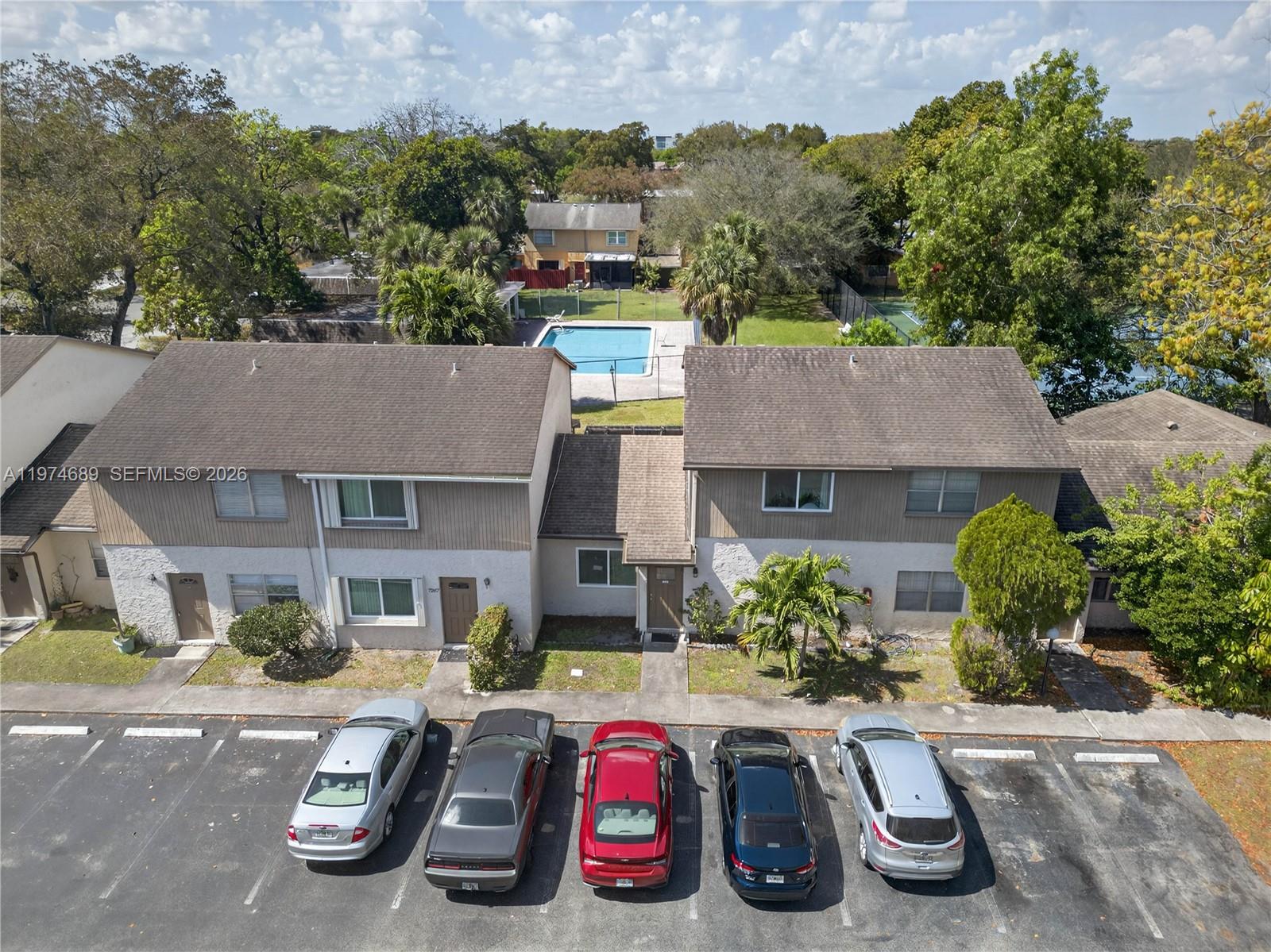 APPLE CREEK - Residential