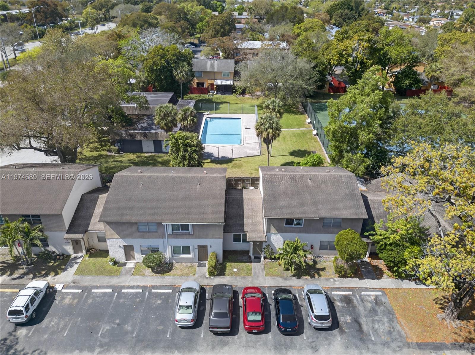 APPLE CREEK - Residential