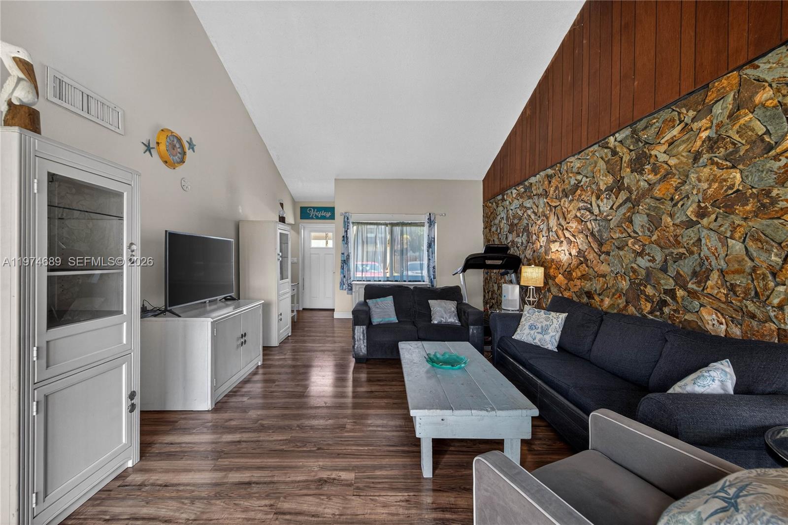 APPLE CREEK - Residential