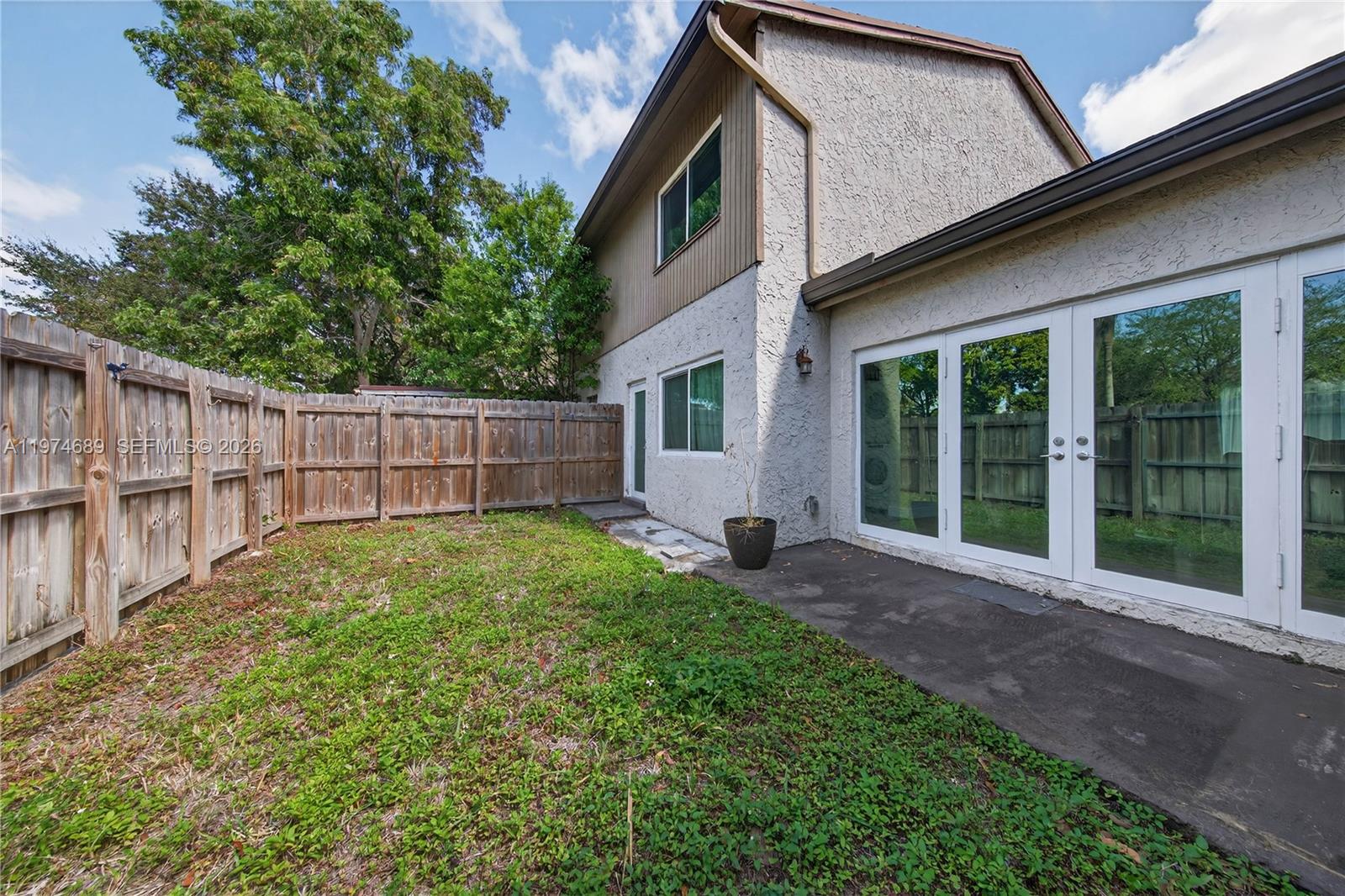 APPLE CREEK - Residential