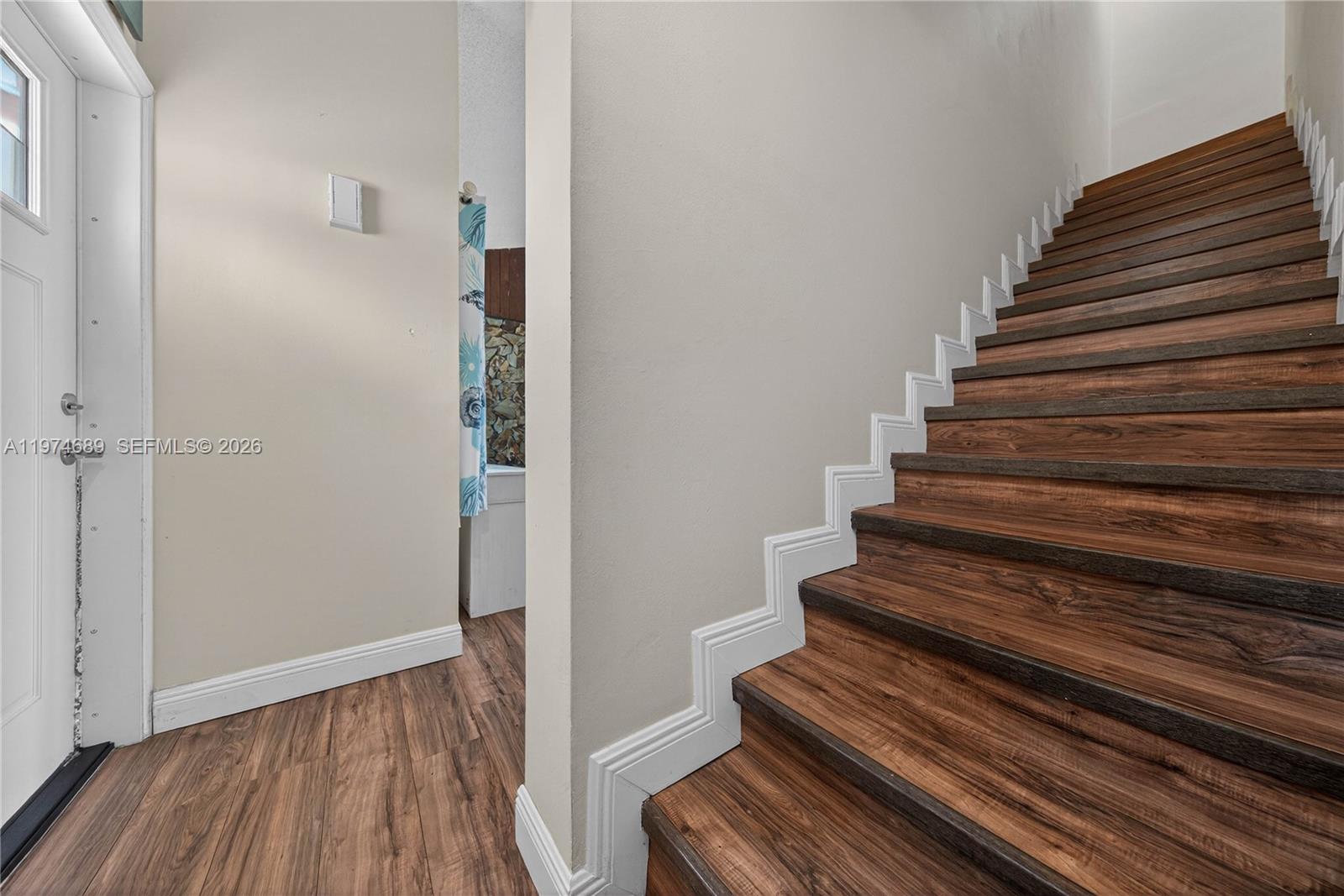 APPLE CREEK - Residential