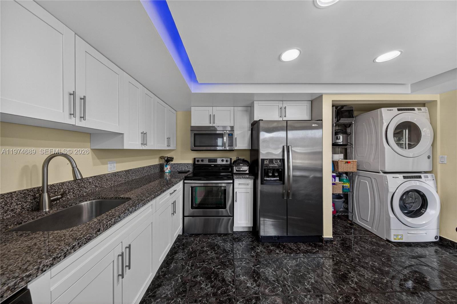 APPLE CREEK - Residential