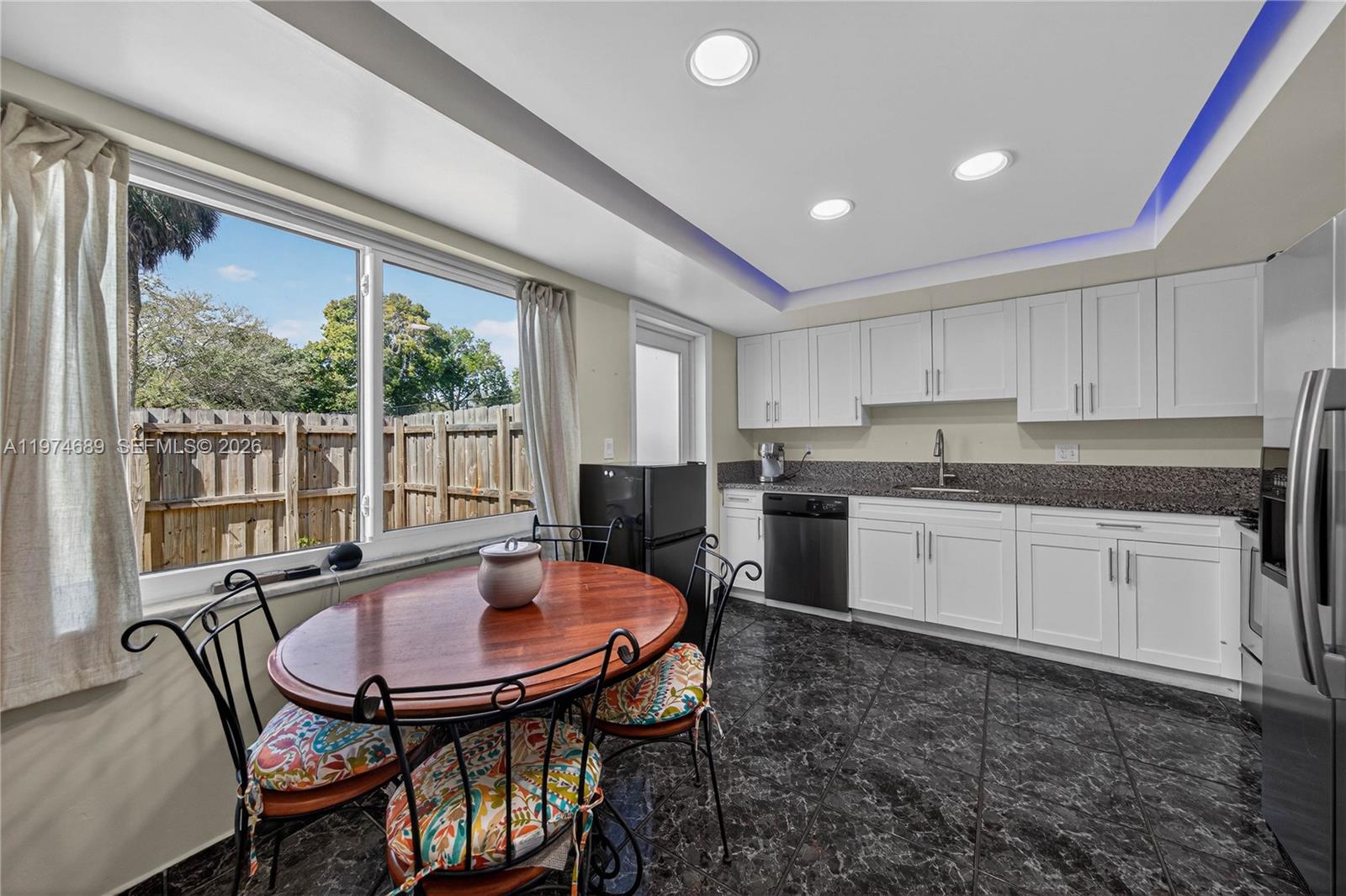 APPLE CREEK - Residential