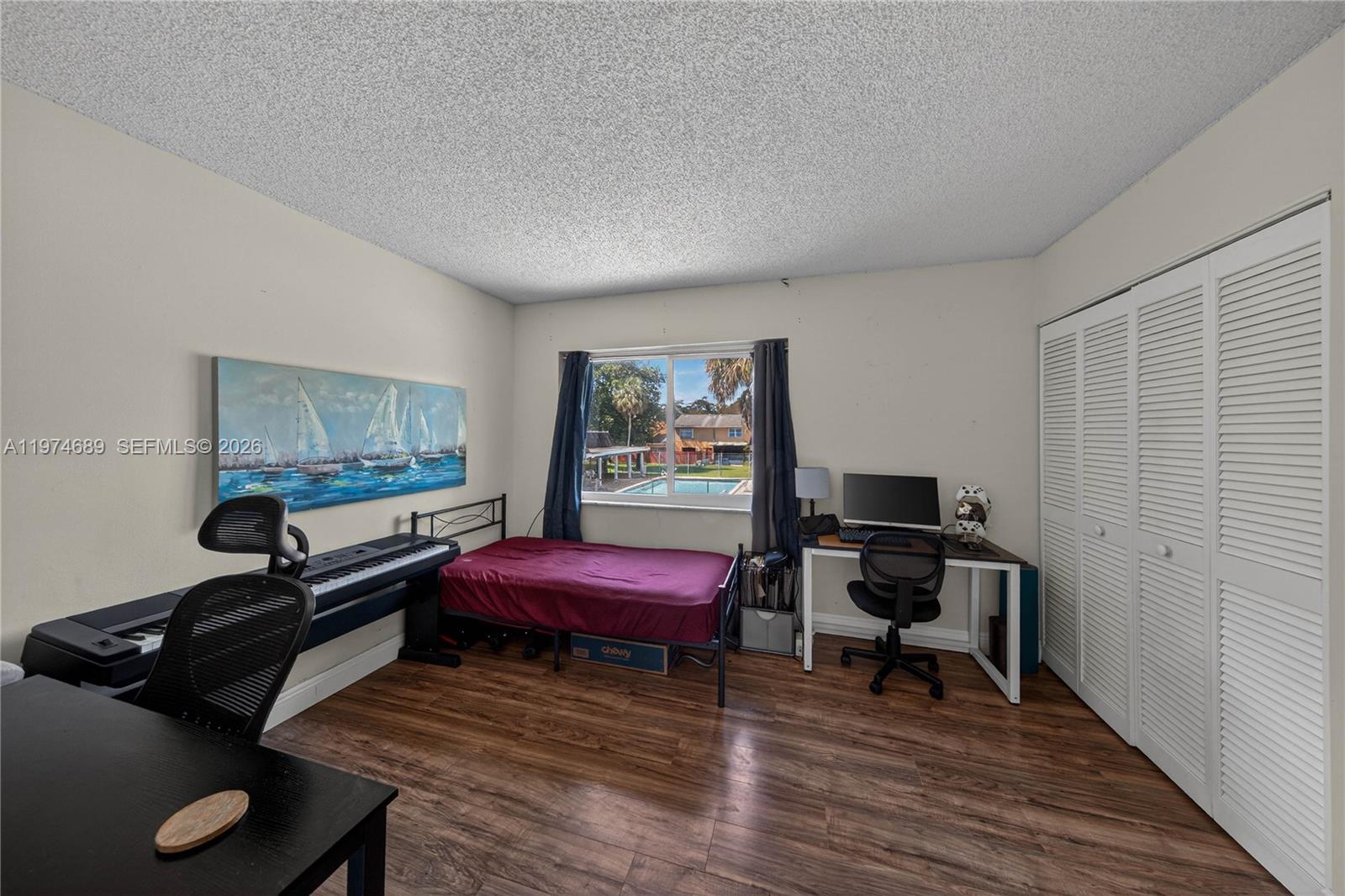 APPLE CREEK - Residential