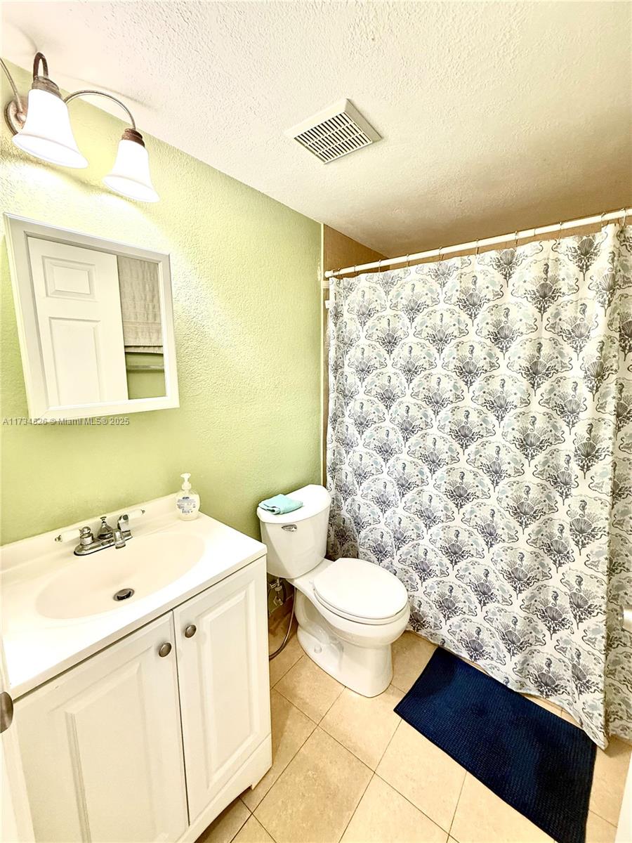 LAKE FOREST PARK CONDO IV - Residential
