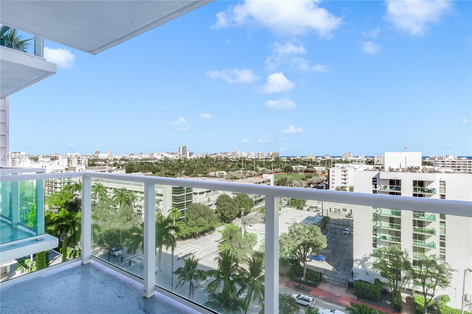 MIRADOR 1000 CONDO - Residential