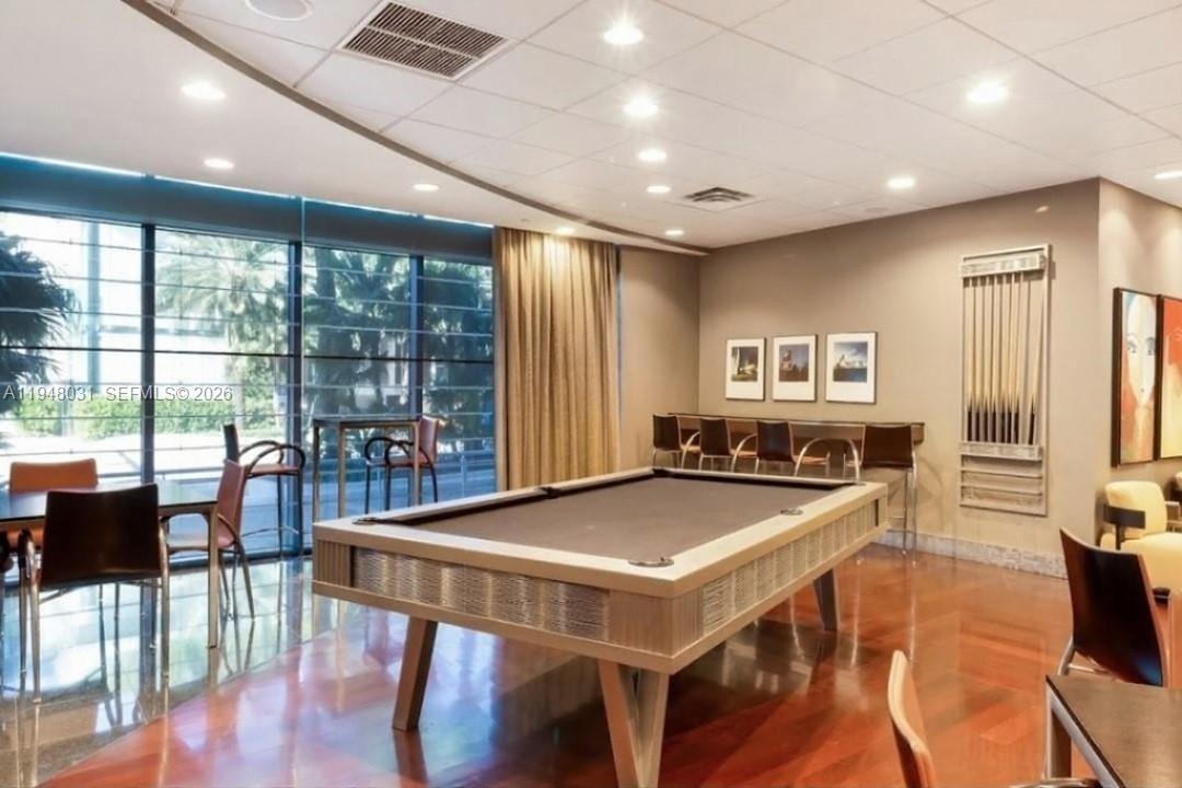 AZURE CONDO - Residential