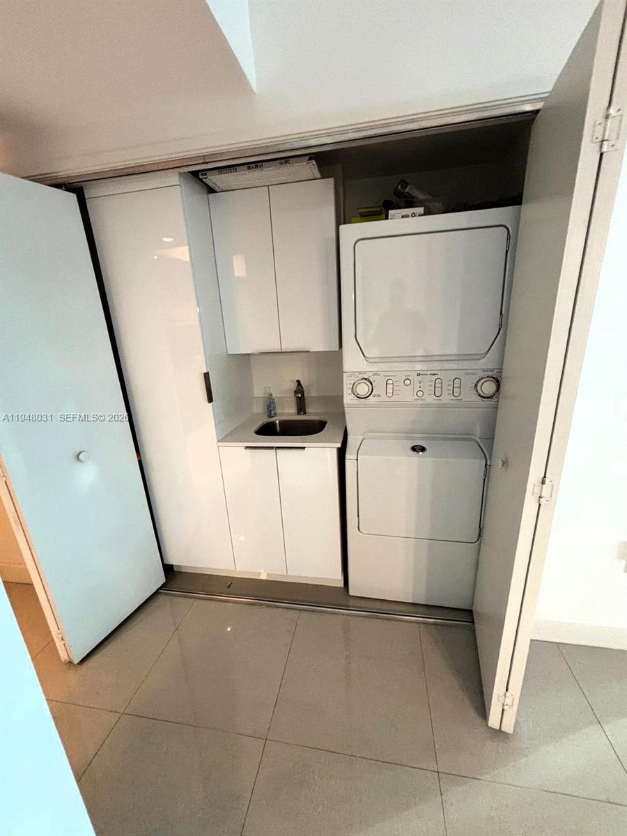 AZURE CONDO - Residential