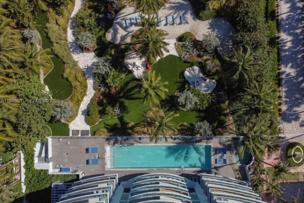 AZURE CONDO - Residential