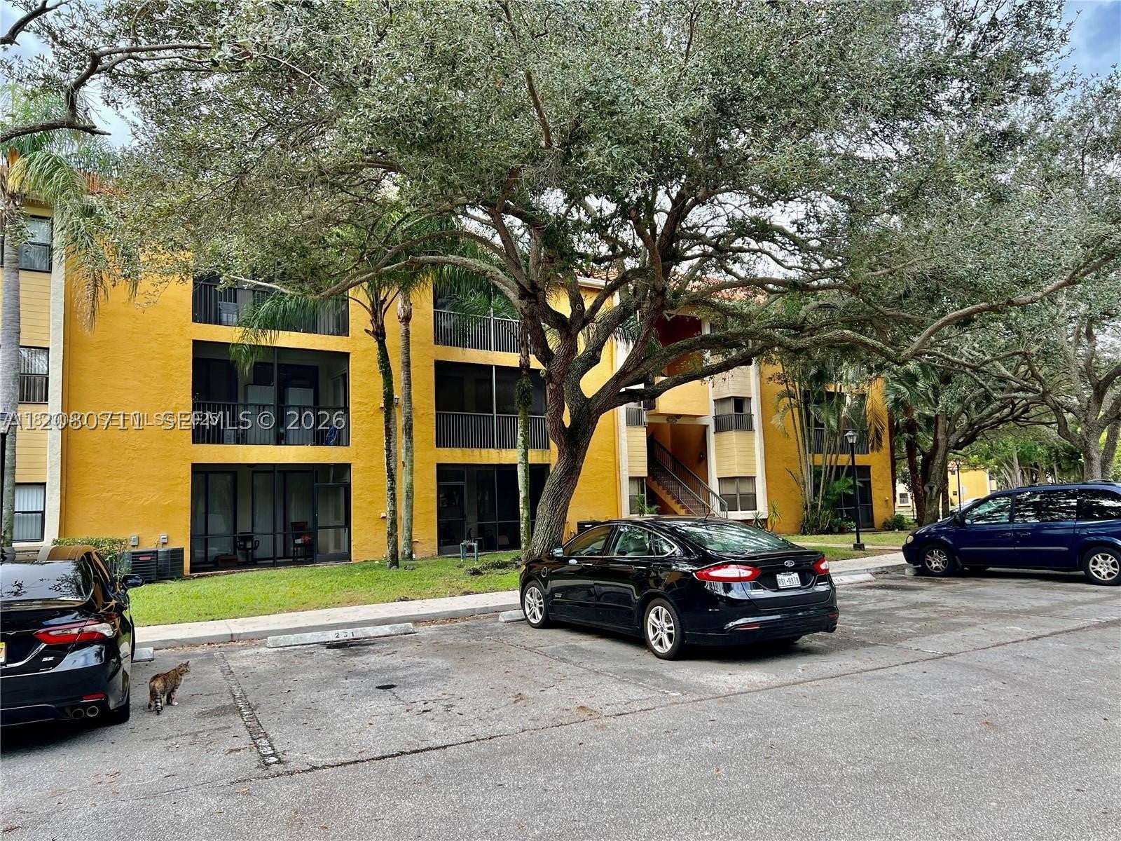 3858 Coral Tree Cir 206