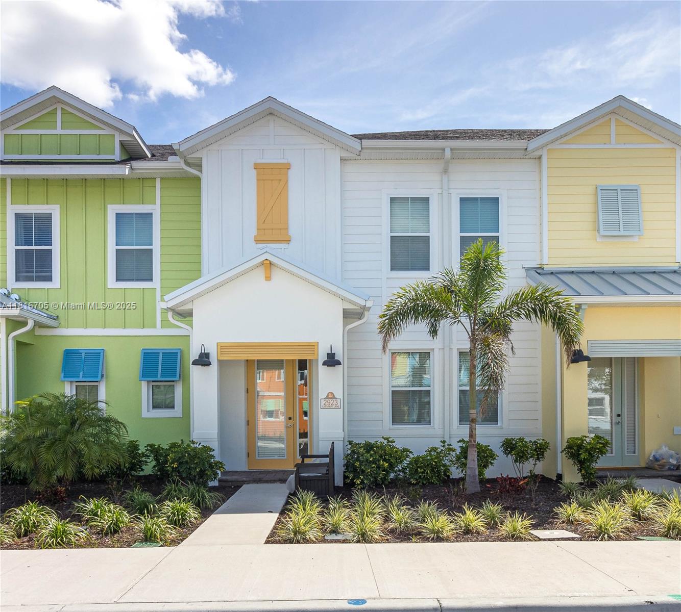 Property for Sale at 2923 Castaway Ln, Kissimmee,  - Bedrooms: 3 
Bathrooms: 3  - $399,900