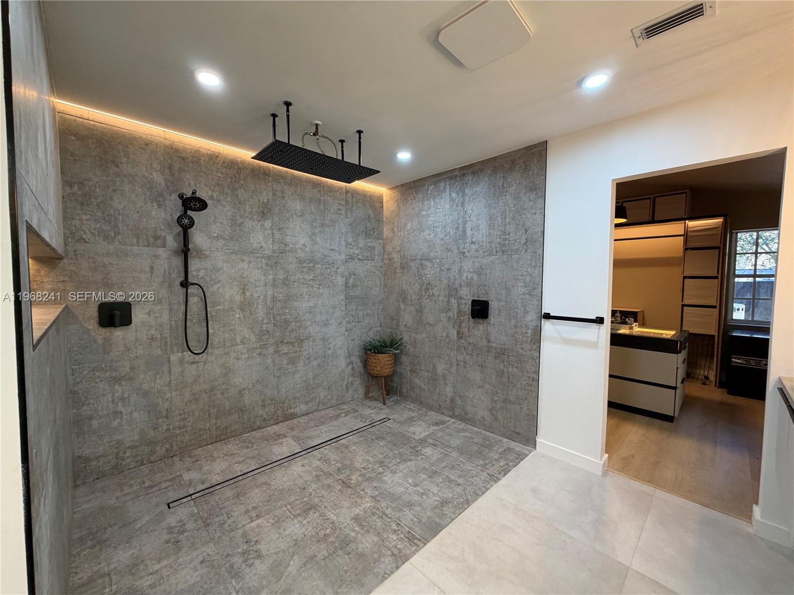 SOMERVALE DOWNS - Residential