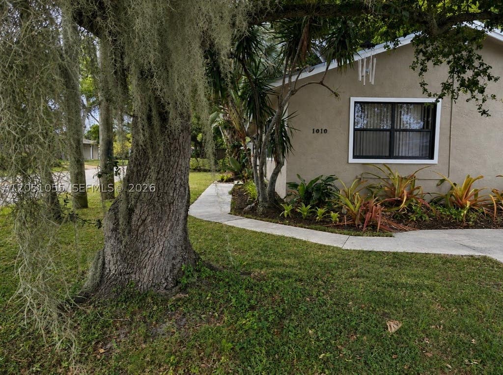 Photo of 1010 NE 16th St #1, Fort Lauderdale, FL 33304 (MLS # A12051055)