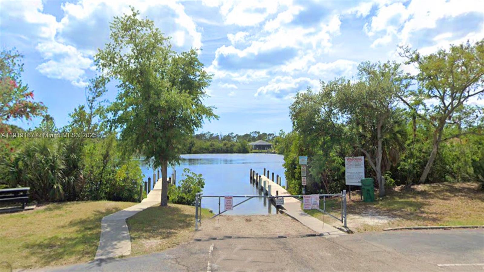 Port Charlotte 56 - Land