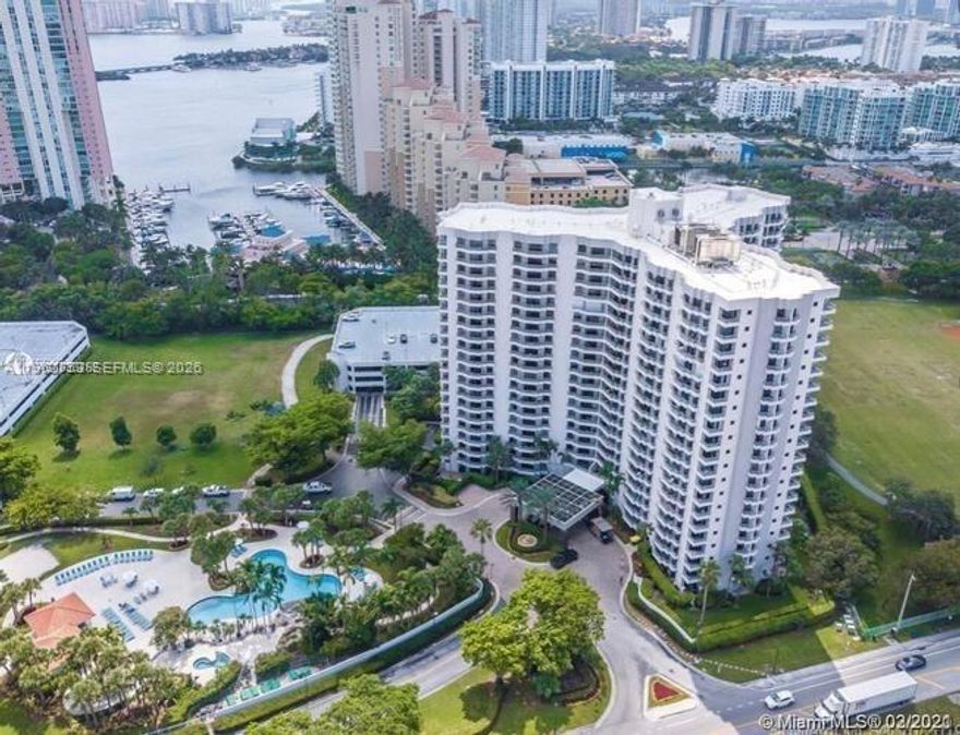 Stunning golf course near, Intracoastal Waterway, and ocean. Close to the beach and near from the exclusive Aventura Mall. Primary bedroom with closet and full private bathroom. Very spacious living room with 2 balconies. The condominium has 2 swimming pools, spa, gym, pet area, parking space with assigned valet and valet for guests.