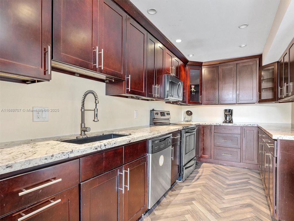 Photo of 741 E Coco Plum Cir #5, Plantation, FL 33324 (MLS # A11689707)