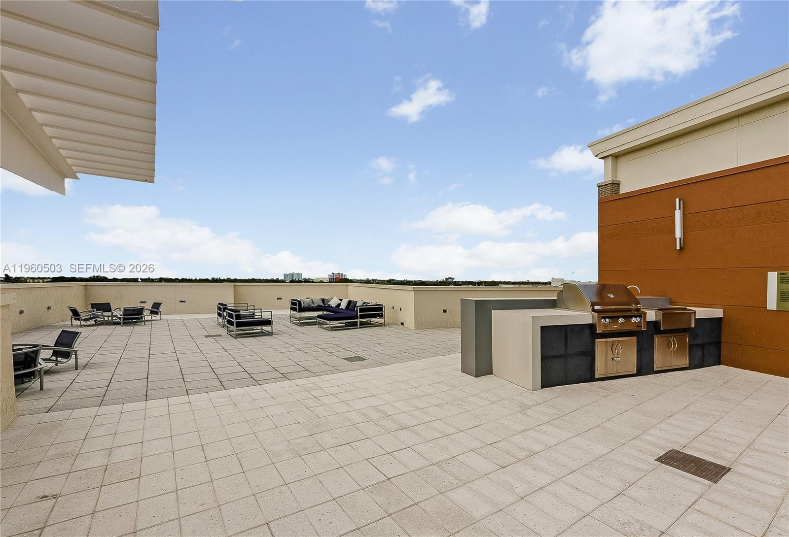 MIDBLOCK MIAMI CONDO - Residential