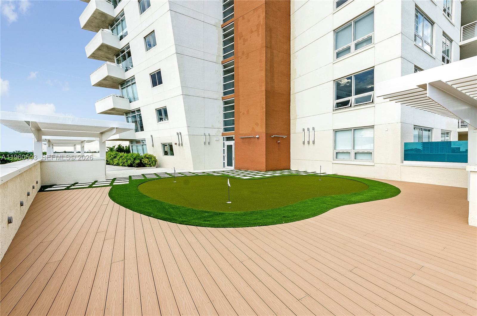 MIDBLOCK MIAMI CONDO - Residential