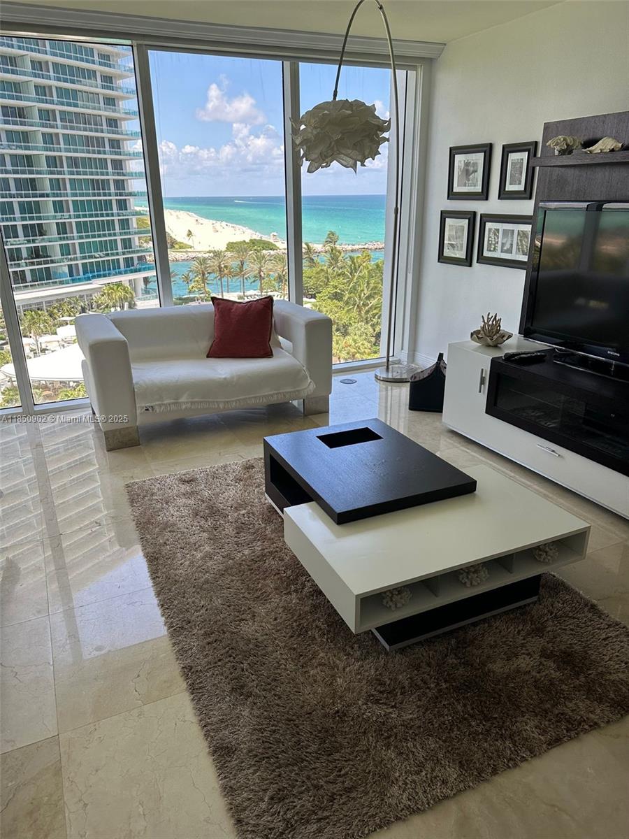 10275 Collins Ave 808