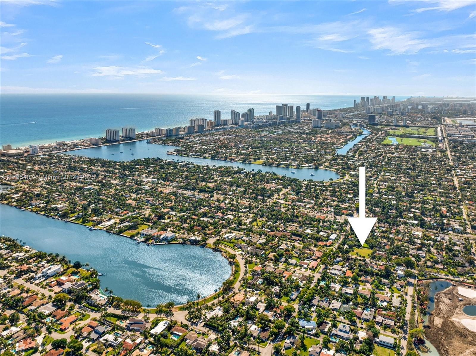 HOLLYWOOD LAKES SECTION - Land