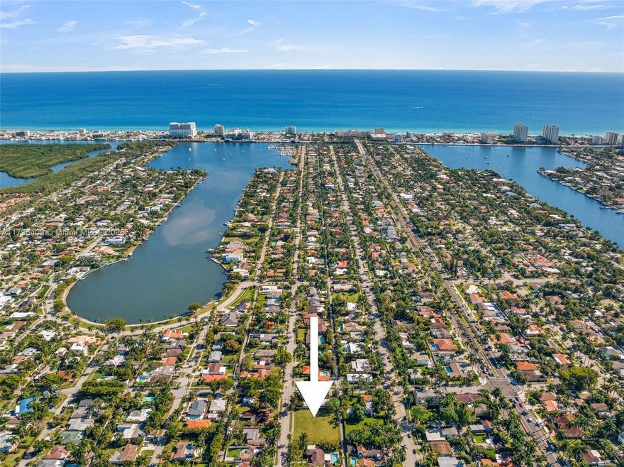 Welcome to Hollywood Lakes! Nestled in the heart of East Hollywood, this prime parcel offers
an incredible opportunity to build your dream home in a tranquil and sought-after neighborhood.
Enjoy the convenience of being within walking distance of the renowned Hollywood Beach Golf
Course and a vibrant array of shops and restaurants. Plus, you are just minutes away from the
Intracoastal Waterway and the stunning sands of Hollywood Beach.
Don t miss this rare chance to create your own oasis in this idyllic location