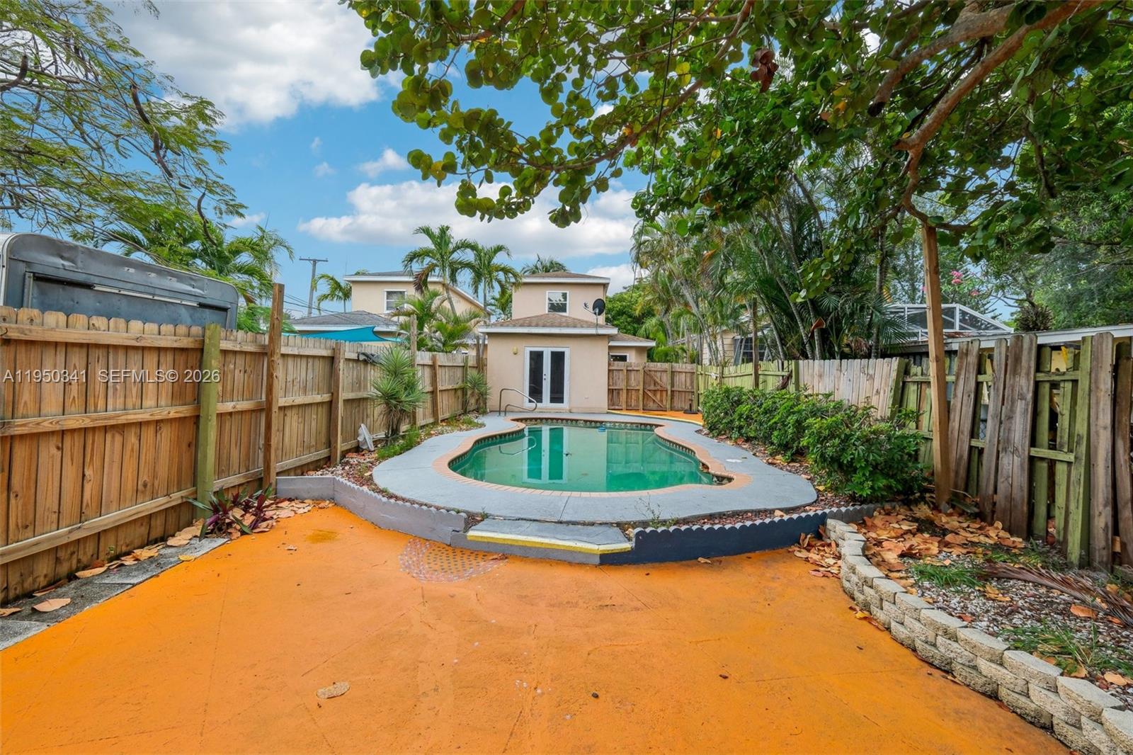 LAKE WORTH TOWN OF - Residential