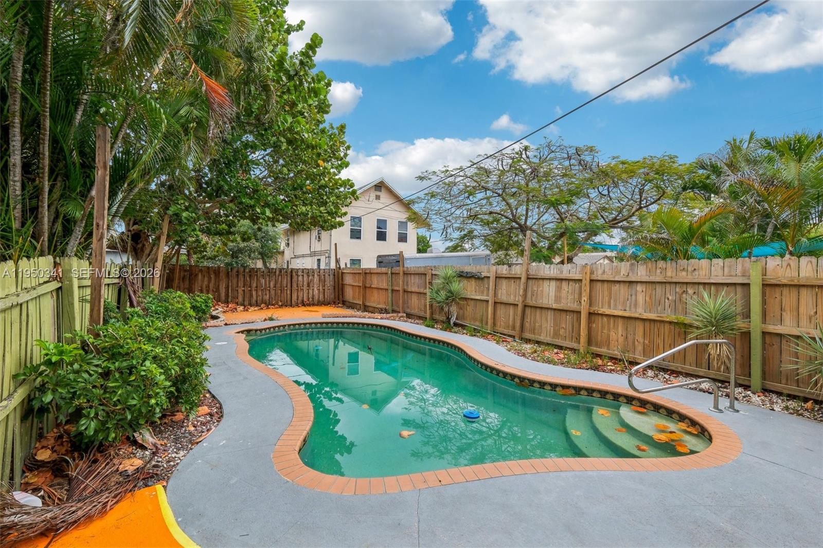 LAKE WORTH TOWN OF - Residential