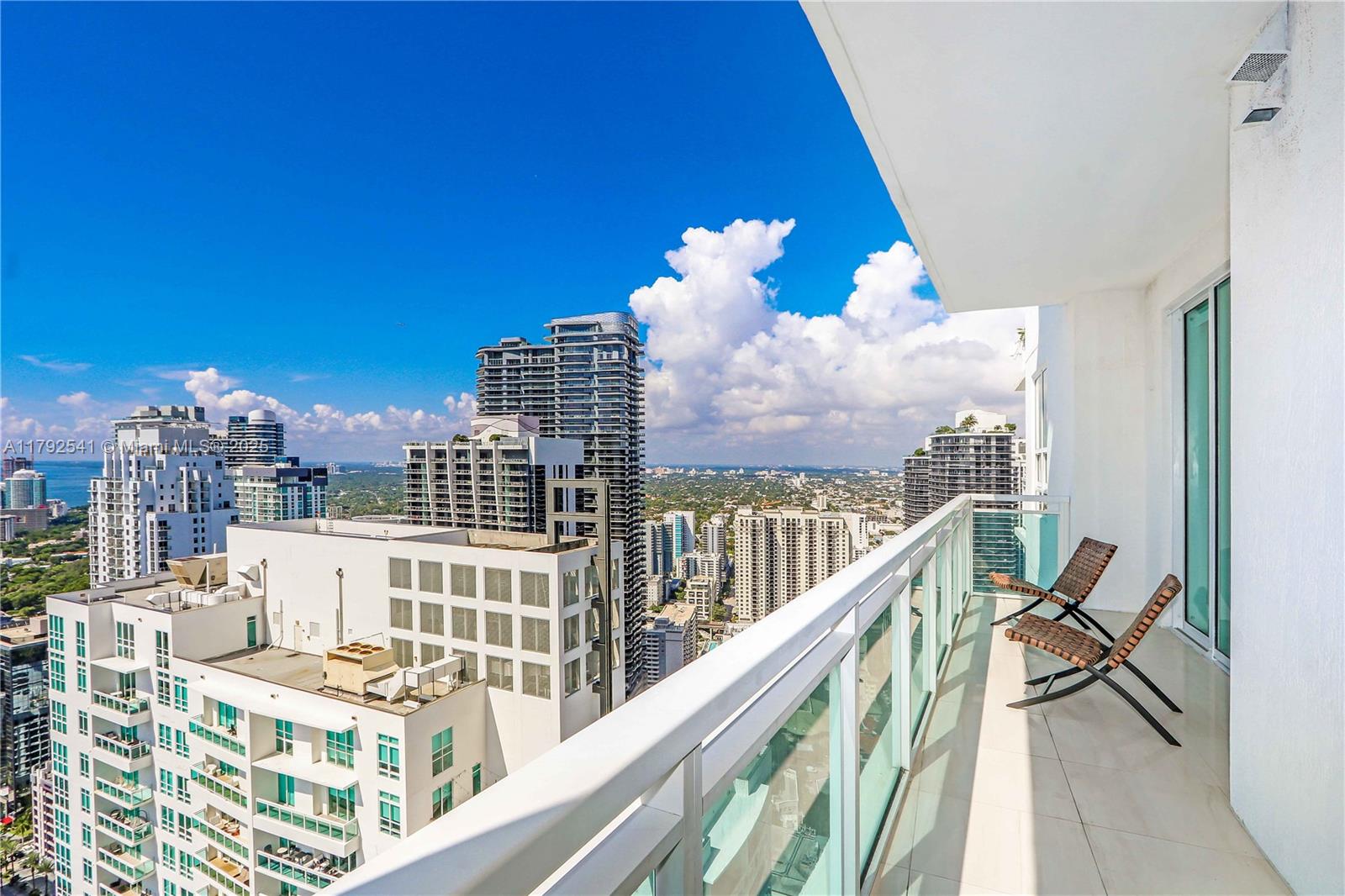 THE PLAZA 851 BRICKELL CO - Residential