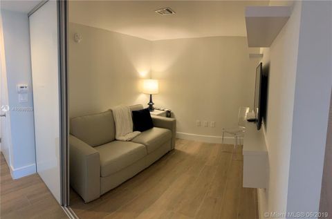 16385 biscayne blvd 1916 North Miami FL 33160