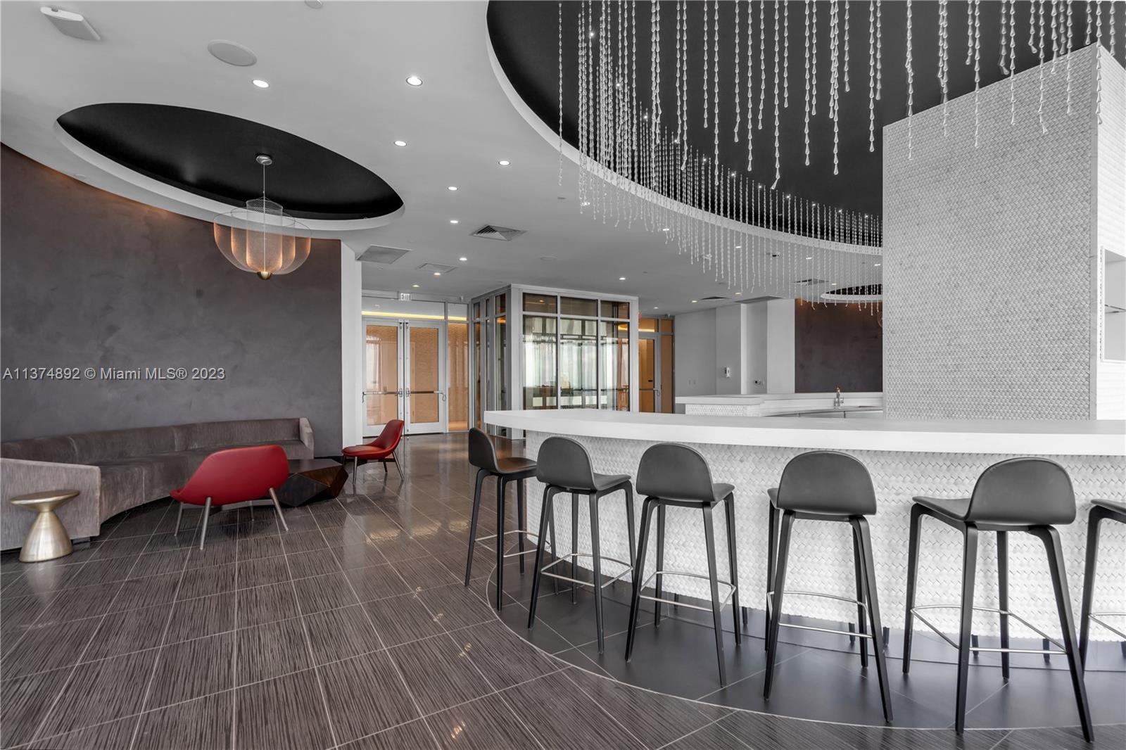 PARAMOUNT MIAMI WORLDCENT - Residential Lease