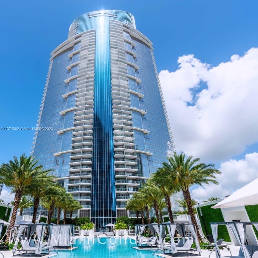 PARAMOUNT MIAMI WORLDCENT - Residential Lease