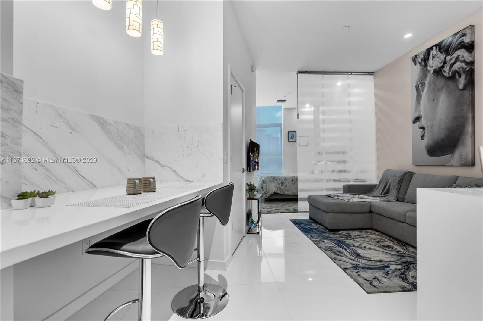 PARAMOUNT MIAMI WORLDCENT - Residential Lease