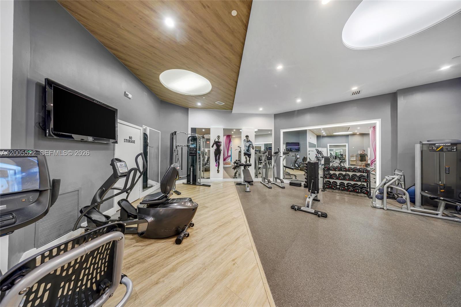 3610 Yacht Club Dr 1016