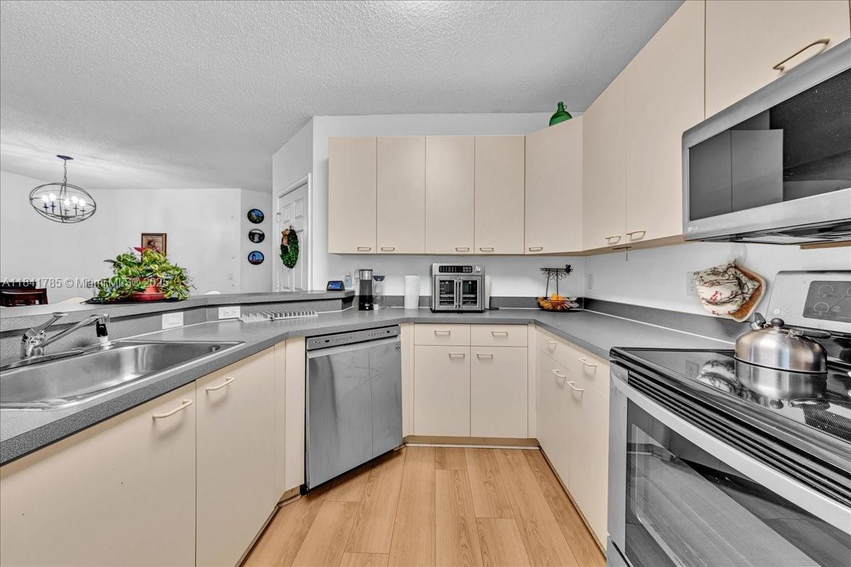 RIVIERA ISLES IV - Residential