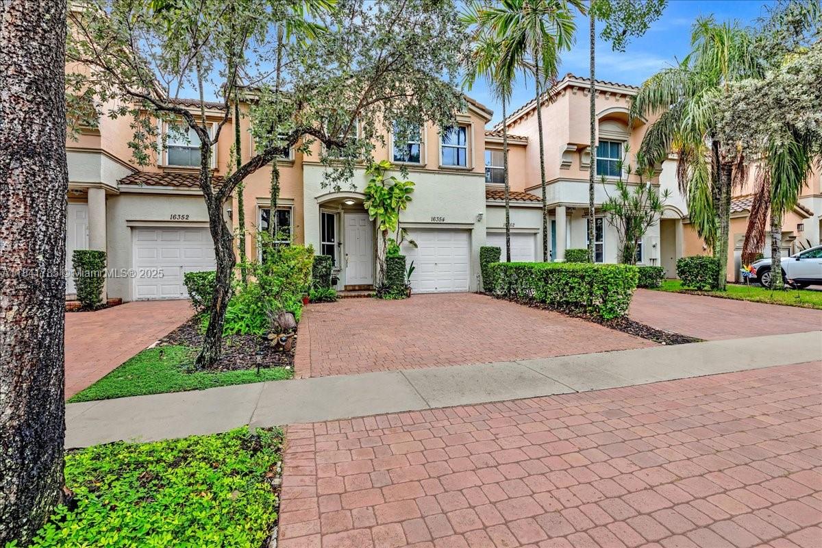 RIVIERA ISLES IV - Residential