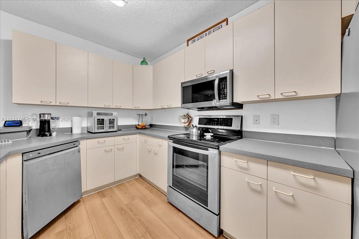 RIVIERA ISLES IV - Residential