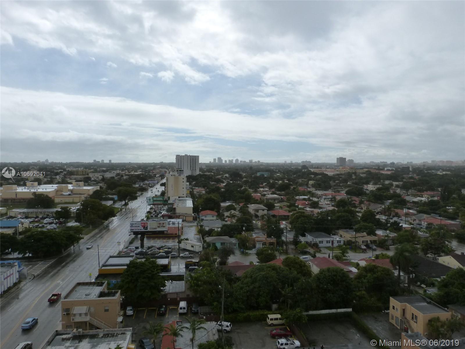 2/2 remodeled unit in the heart of Miami. Washer & dryer in unit. Great views, layout, lots of light, best 2 BR value