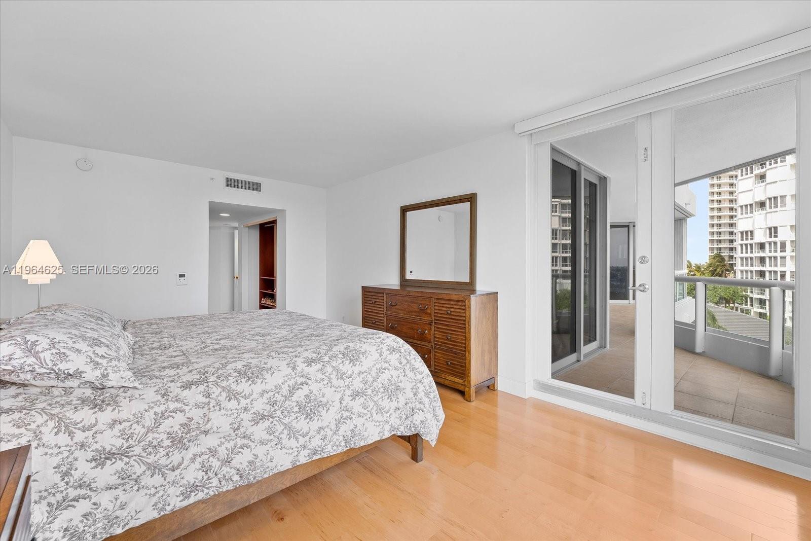 SOUTH TOWER AT THE POINT - Residential