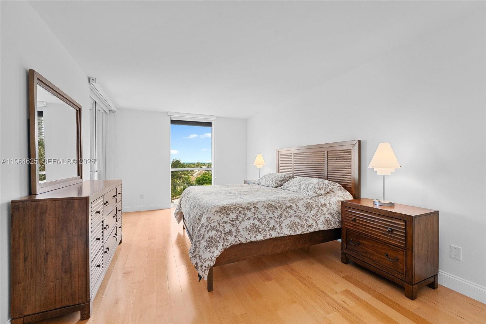 SOUTH TOWER AT THE POINT - Residential