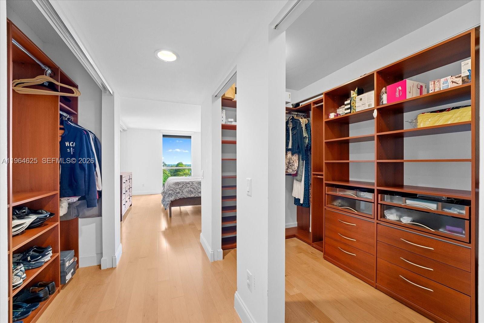 SOUTH TOWER AT THE POINT - Residential