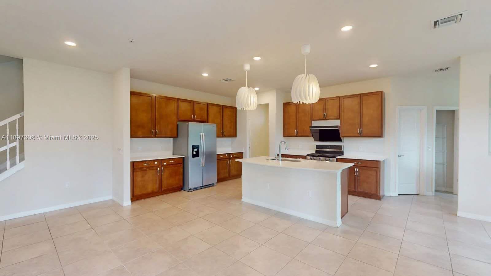 FIELDS AT GULFSTREAM POLO - Residential Lease