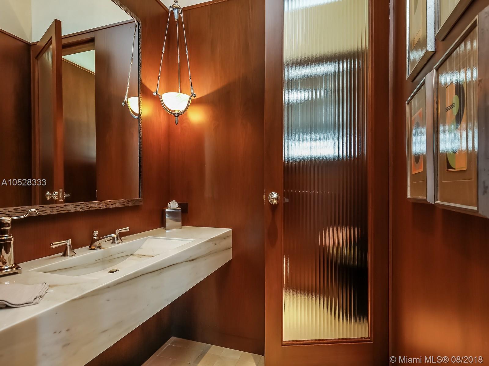BAYVIEW AT FISHER ISL CON - Residential