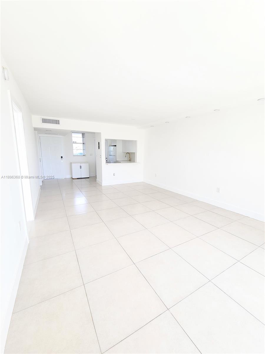 POINT EAST SEC 4 CONDO - Residential