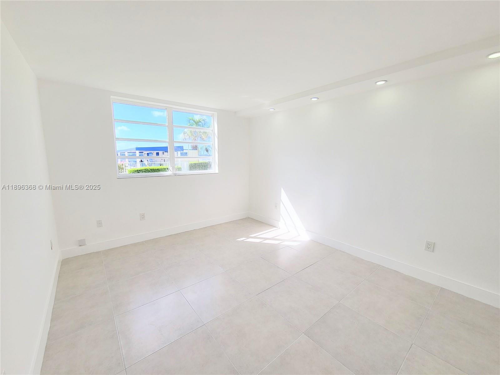 POINT EAST SEC 4 CONDO - Residential