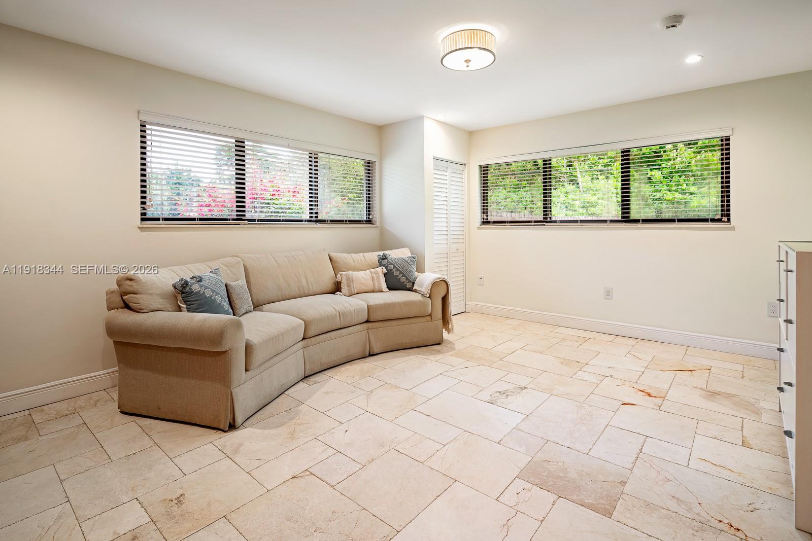 20 55 40 .87 AC W223.09FT - Residential