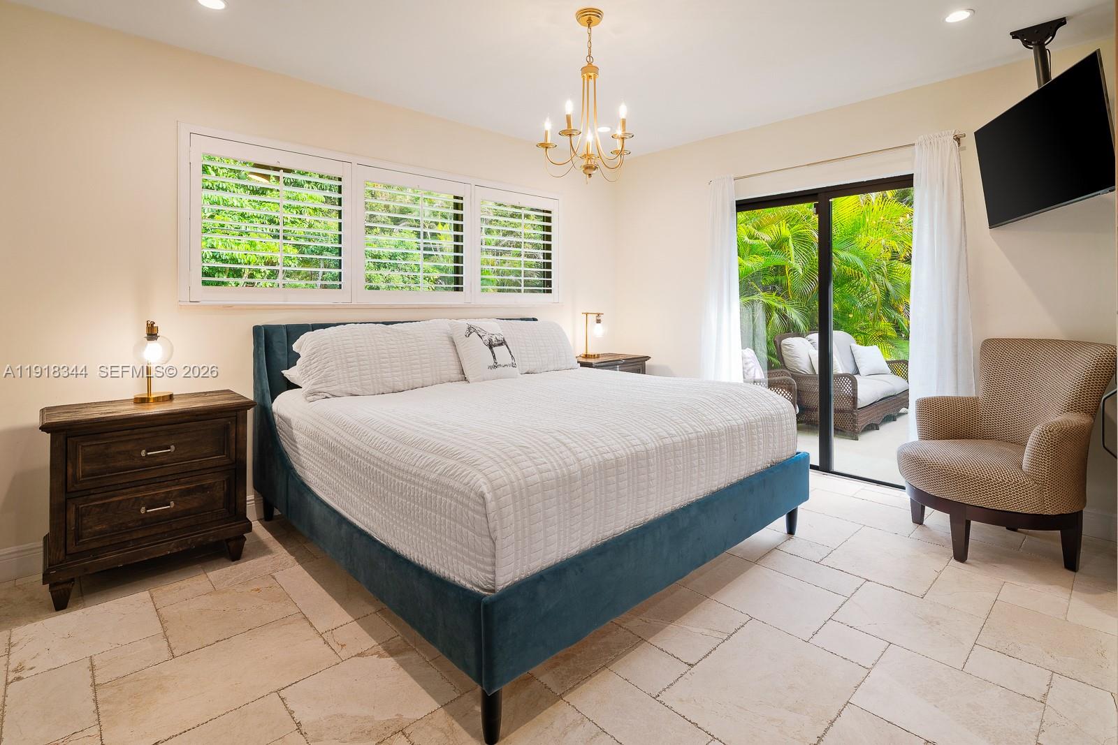 20 55 40 .87 AC W223.09FT - Residential