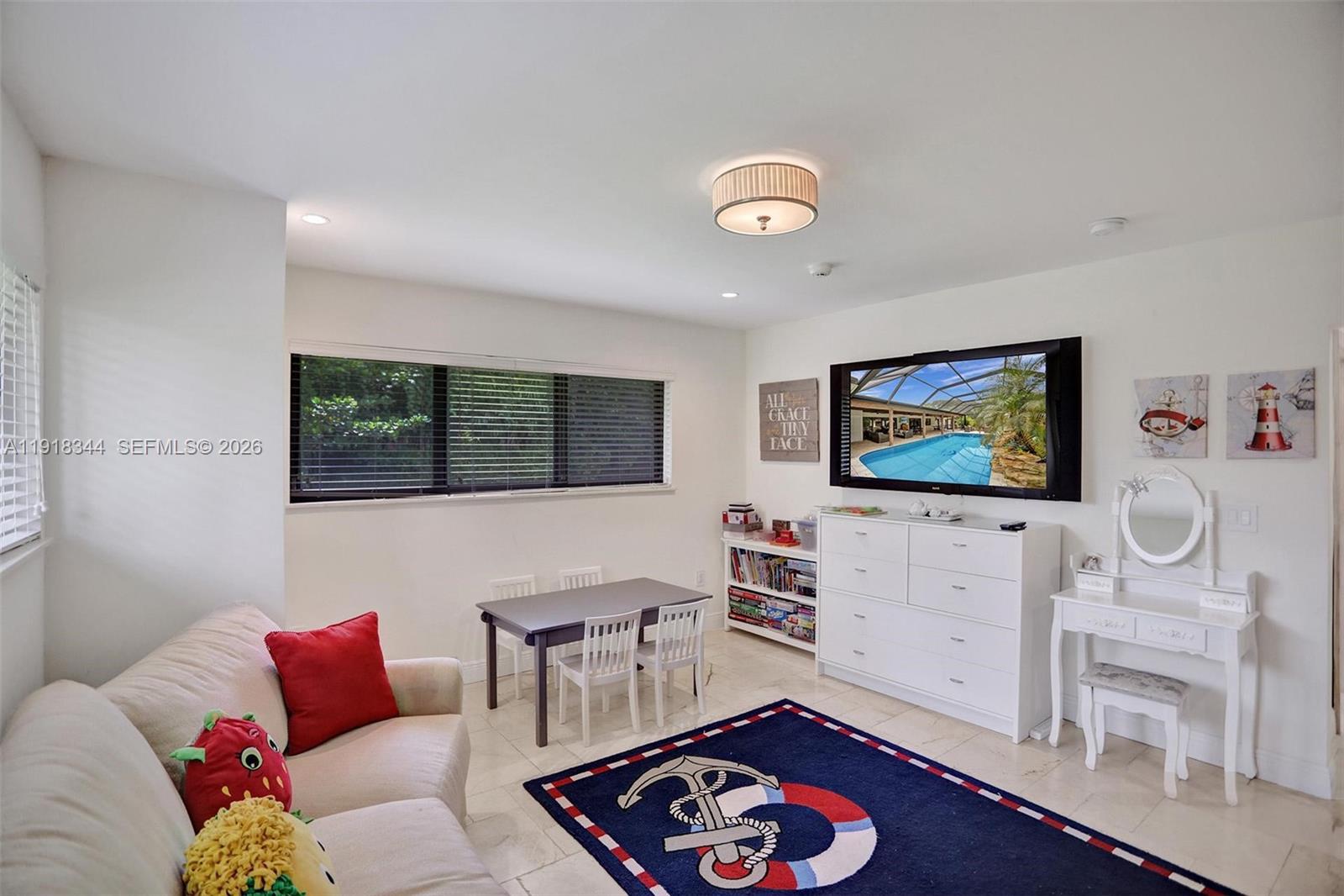 20 55 40 .87 AC W223.09FT - Residential