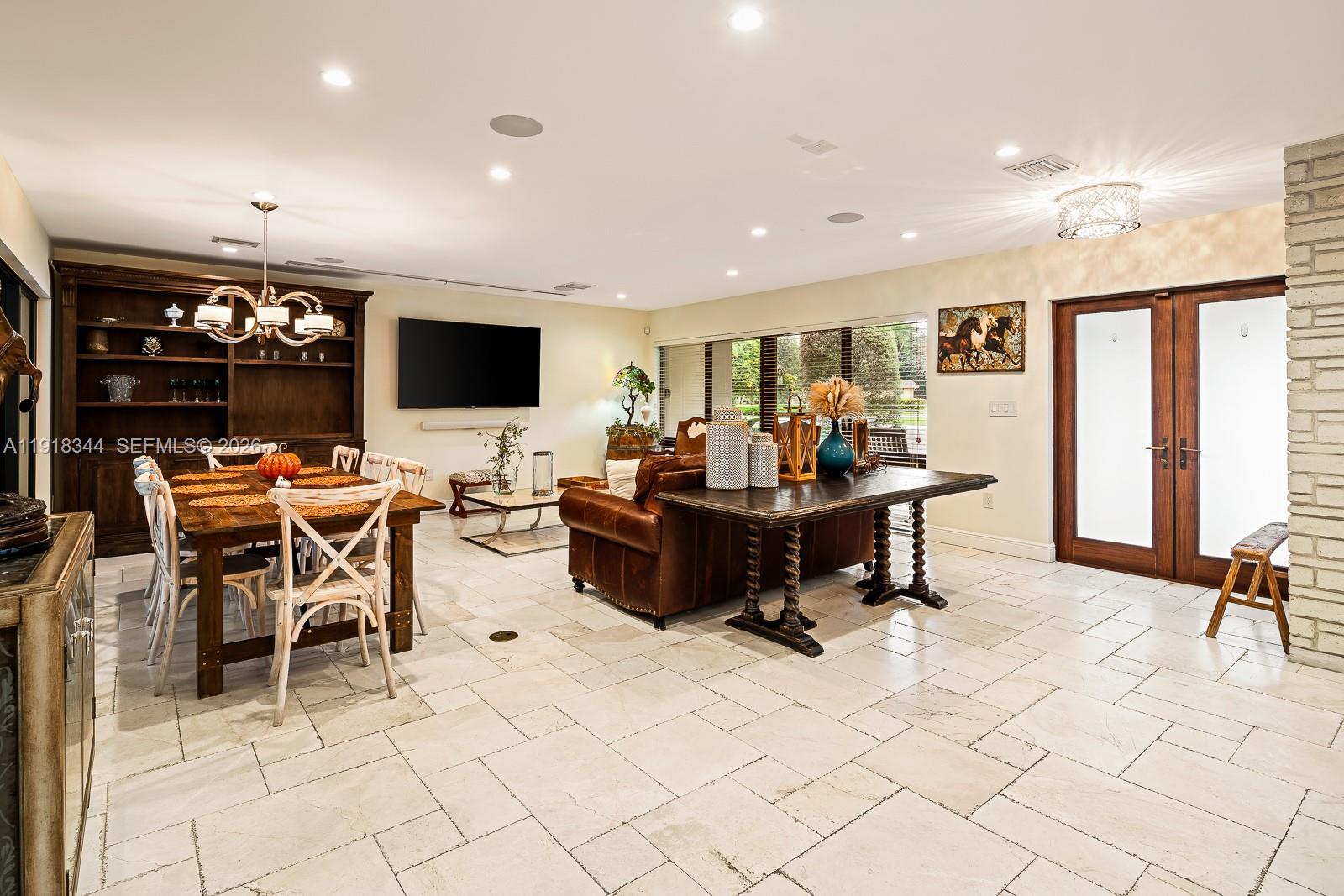 20 55 40 .87 AC W223.09FT - Residential