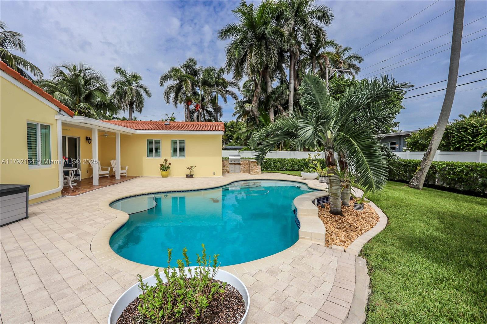 Property for Sale at 1215 Jefferson St, Hollywood, Broward County, Florida - Bedrooms: 3 
Bathrooms: 2  - $1,099,000